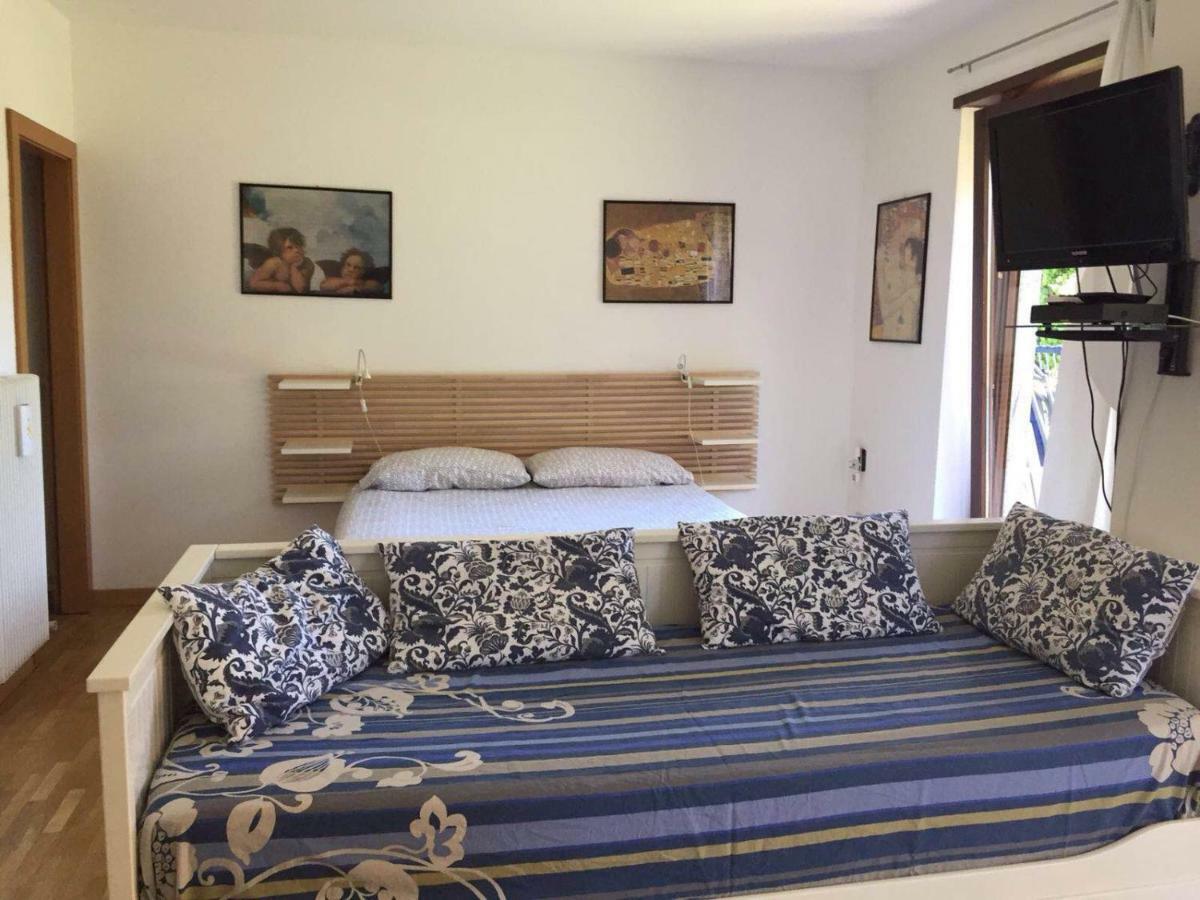 Casa Chiara Apartment Riva del Garda Bagian luar foto