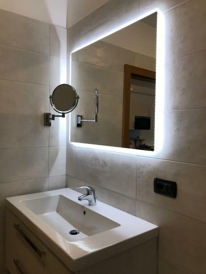 Casa Chiara Apartment Riva del Garda Bagian luar foto