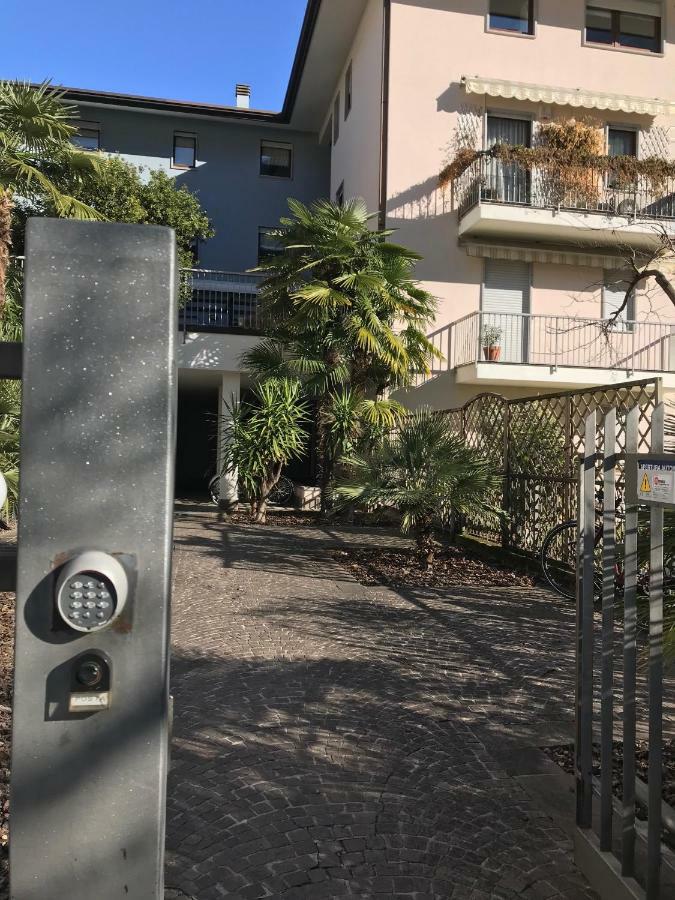 Casa Chiara Apartment Riva del Garda Bagian luar foto
